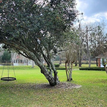 A Retro Rejuvenation Villa Midway Bagian luar foto