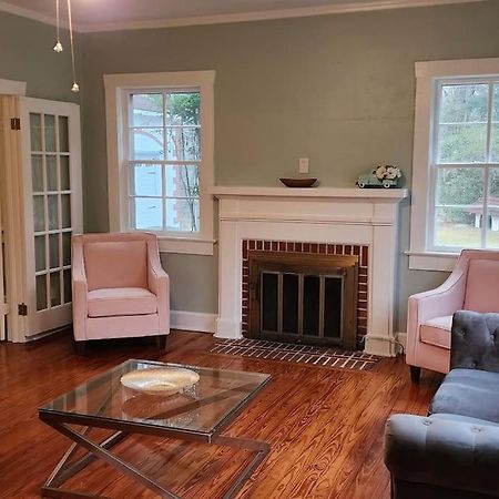 A Retro Rejuvenation Villa Midway Bagian luar foto