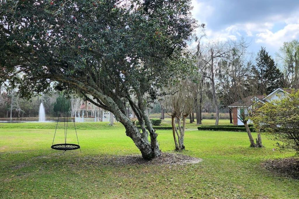 A Retro Rejuvenation Villa Midway Bagian luar foto