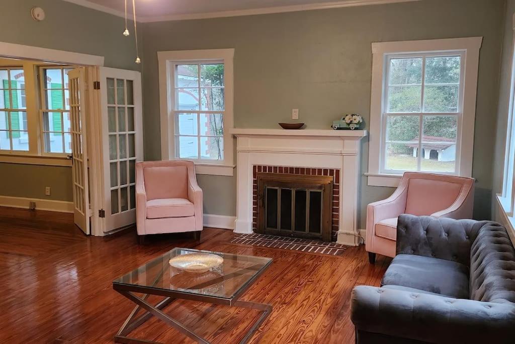 A Retro Rejuvenation Villa Midway Bagian luar foto