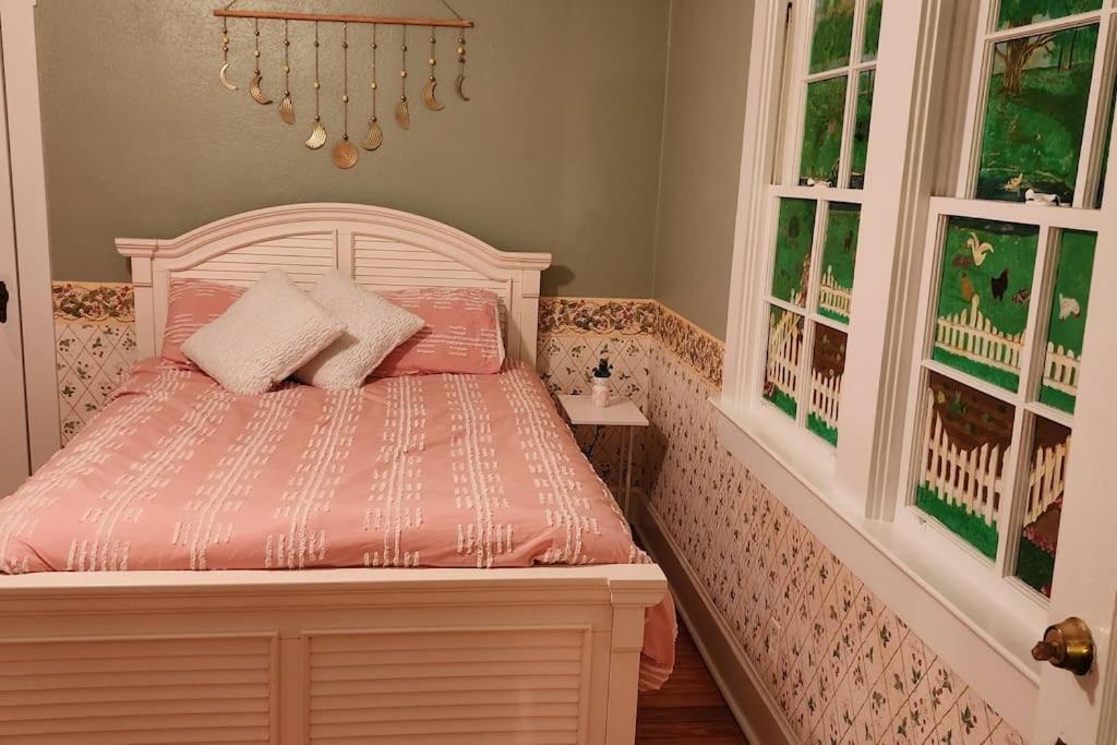 A Retro Rejuvenation Villa Midway Bagian luar foto