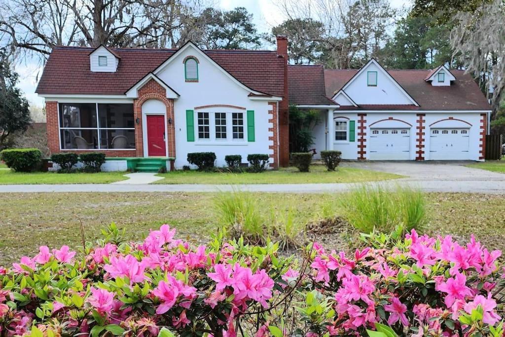 A Retro Rejuvenation Villa Midway Bagian luar foto